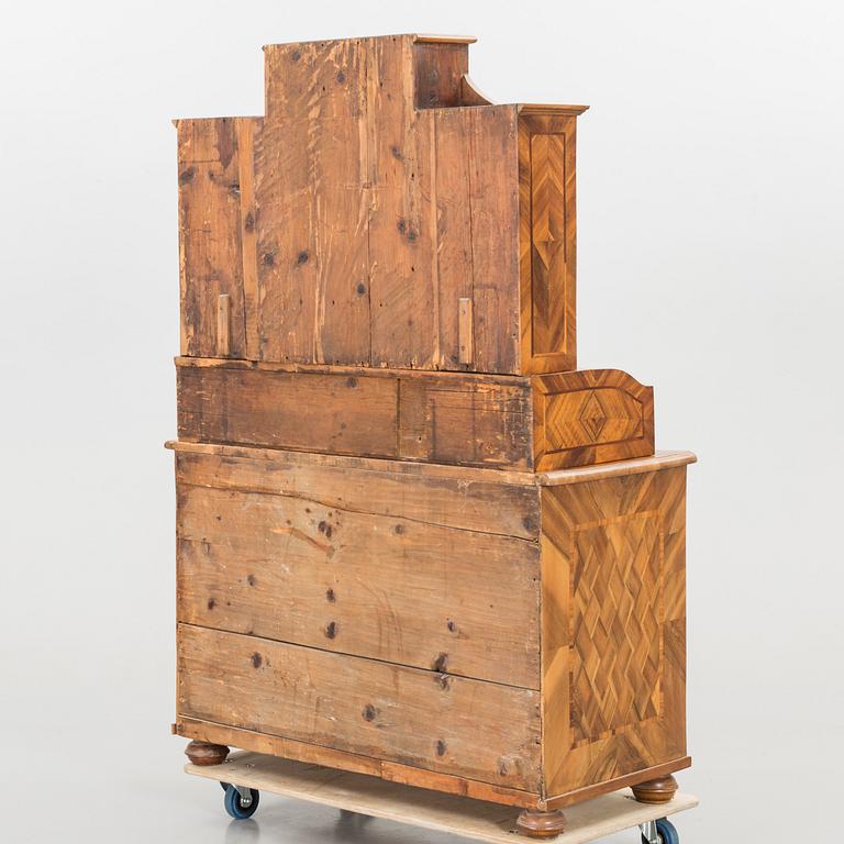 A 18:th century cabinet.