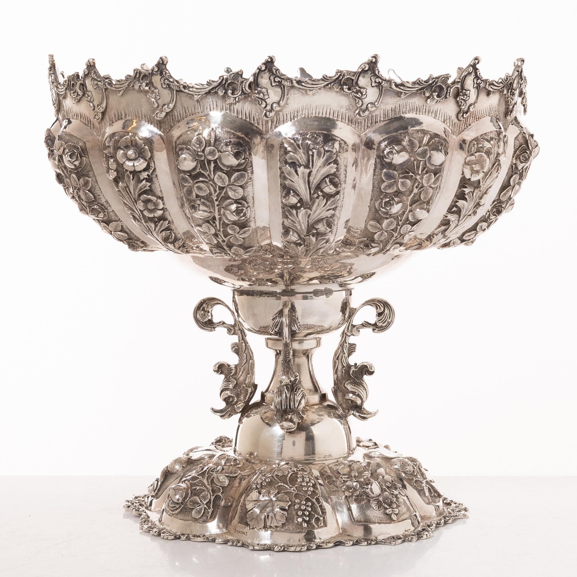 Decorative bowl, sterling silver, 20th century.
