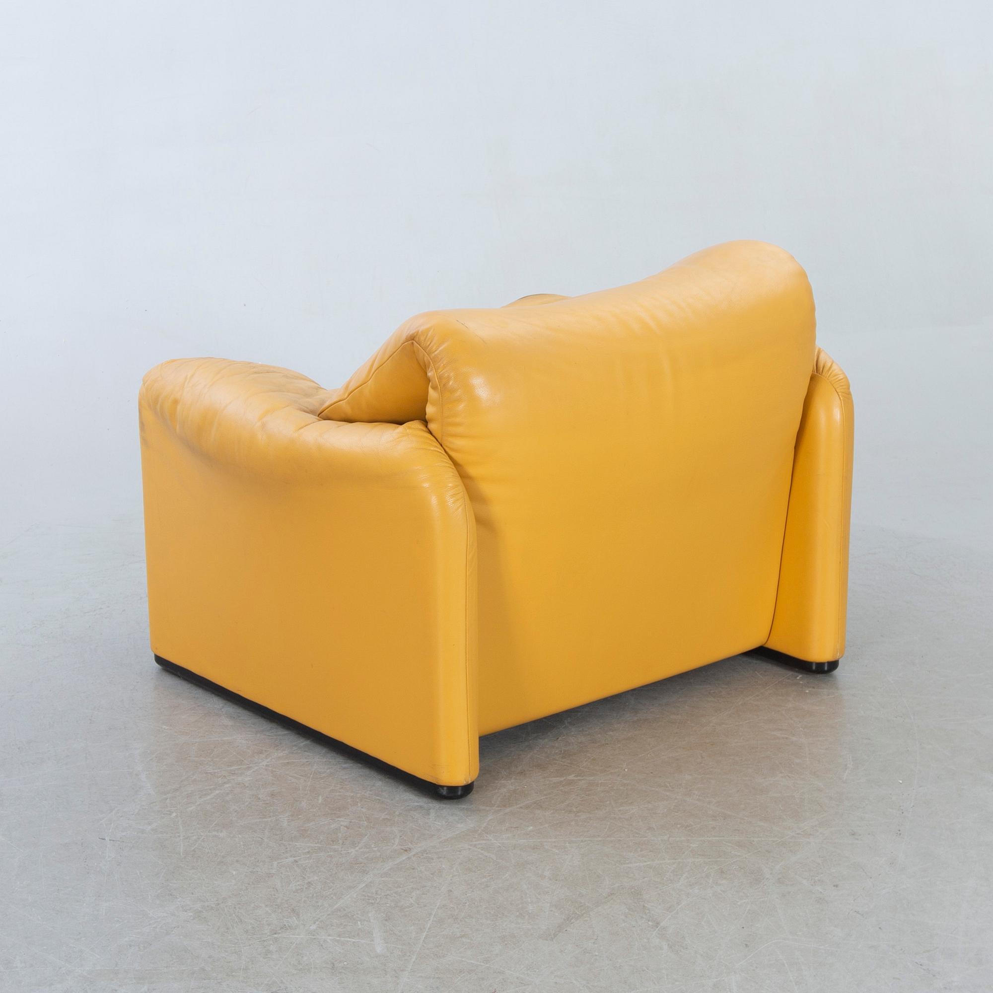VICO MAGISTRETTI, fåtölj "Maralunga", Cassina 1900-talets senare del.