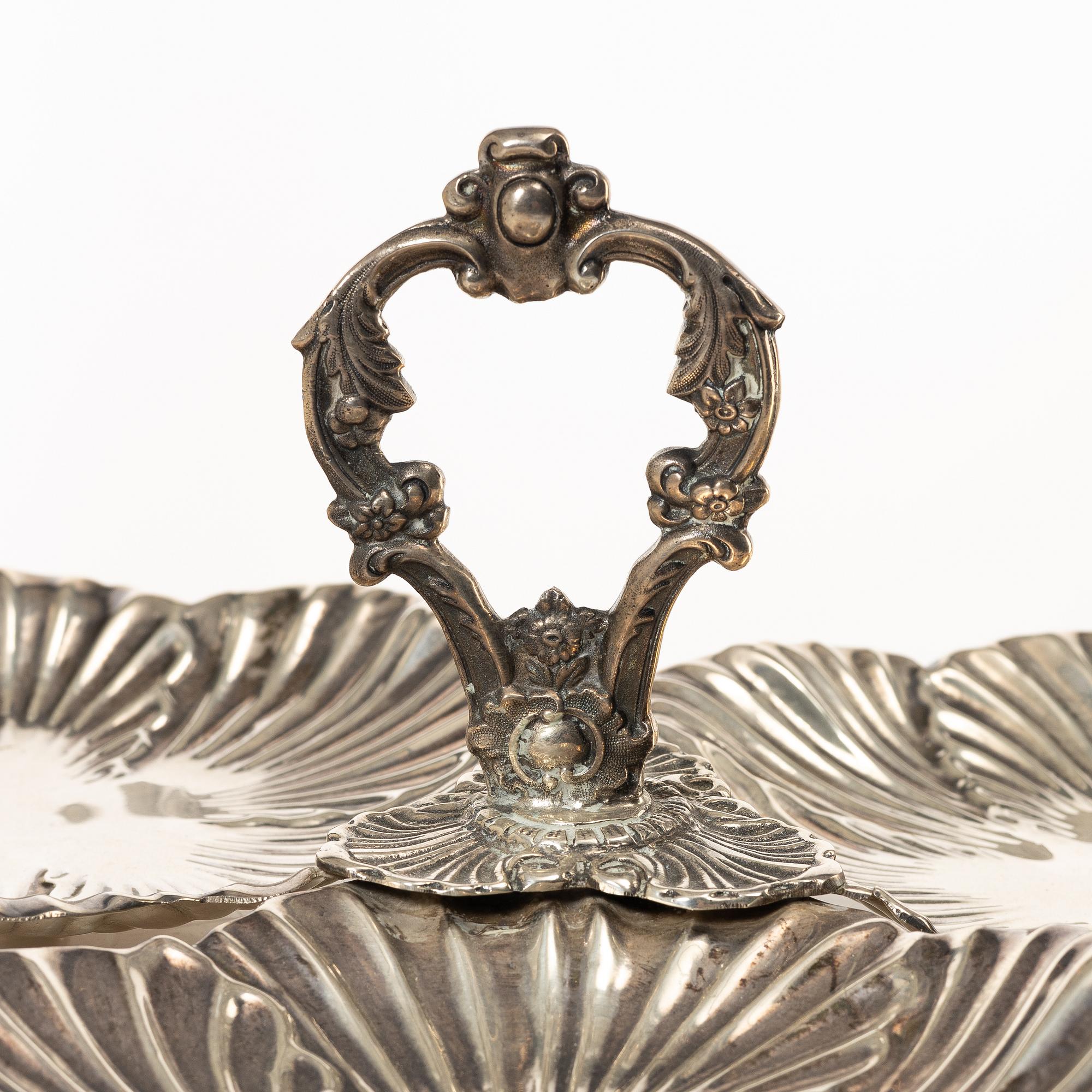Tredelat serveringsfat, silver, 1900-tal.