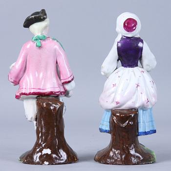 FIGURINER, 2 st, porslin, möjligen Staffordshire, 1800-tal.