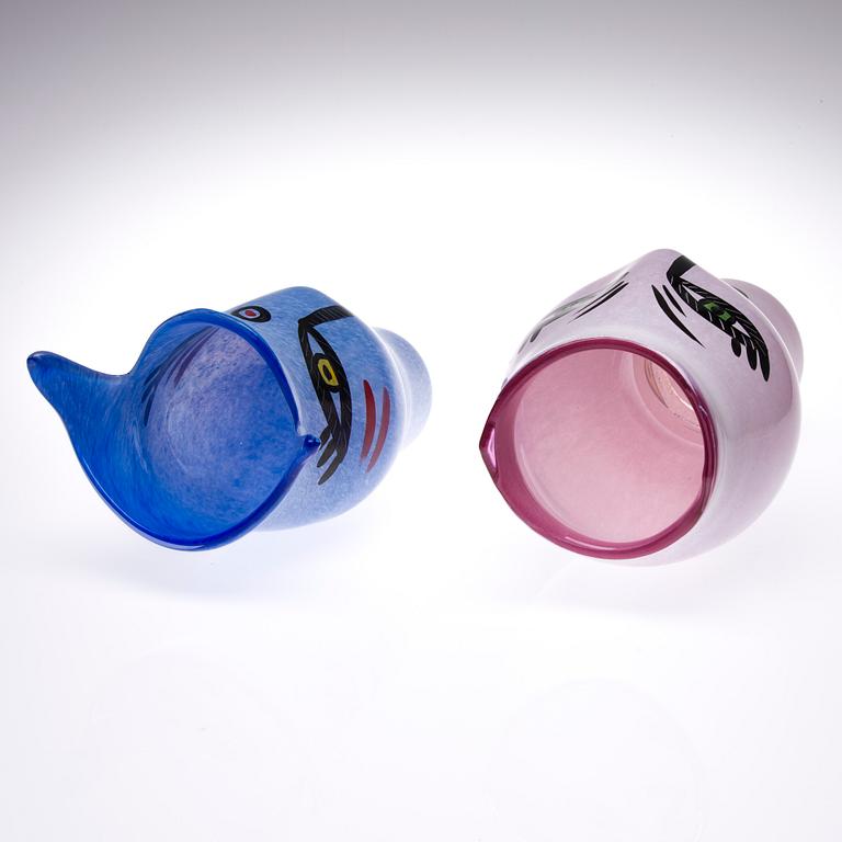 VASER, 2 st, "Open Minds", glas, signerade Ulrica Hydman-Vallien, Artist Collection.