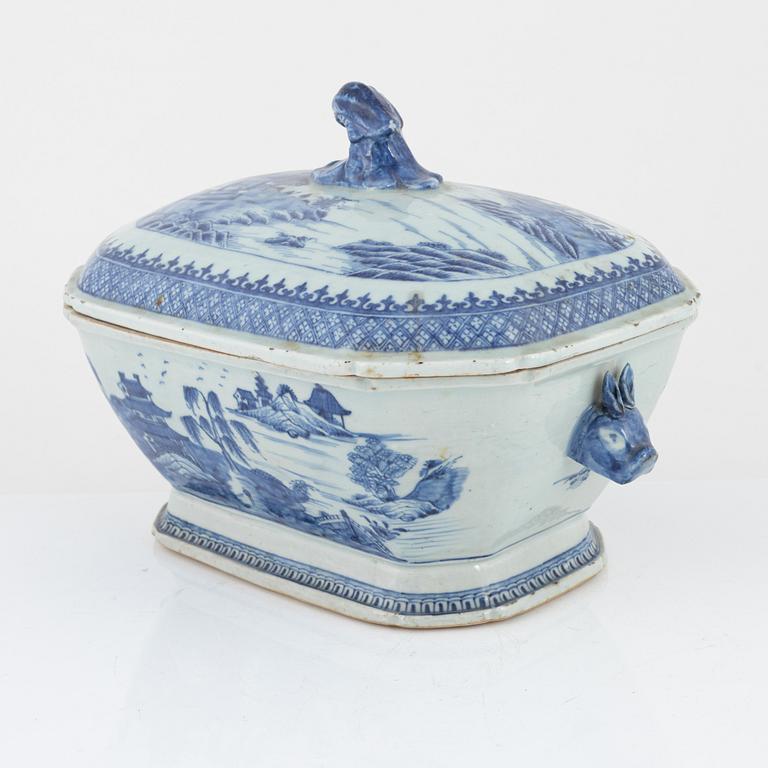 Terrin, porslin, Kina, Qianlong (1736-95).