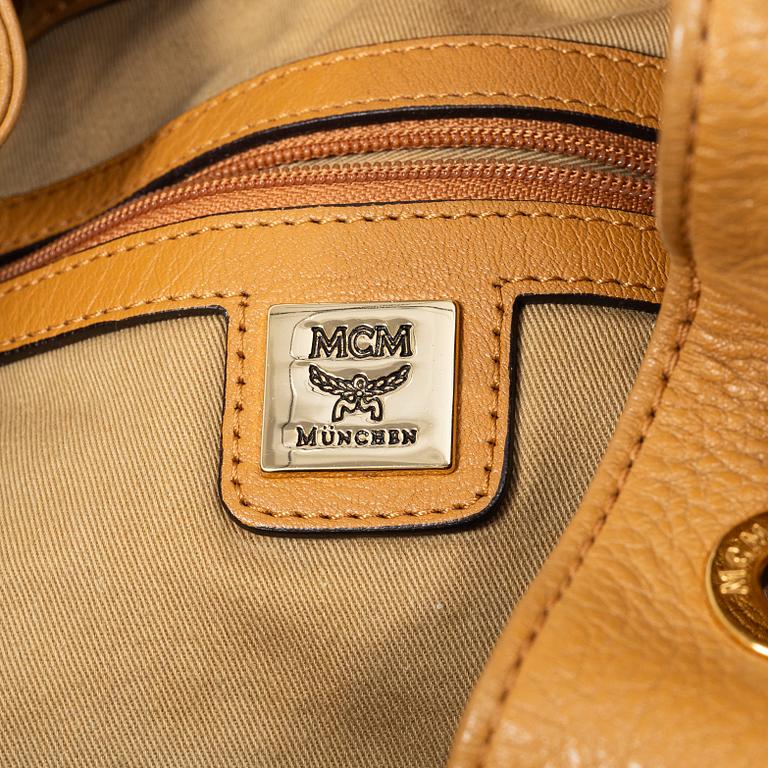 MCM, bucket bag.