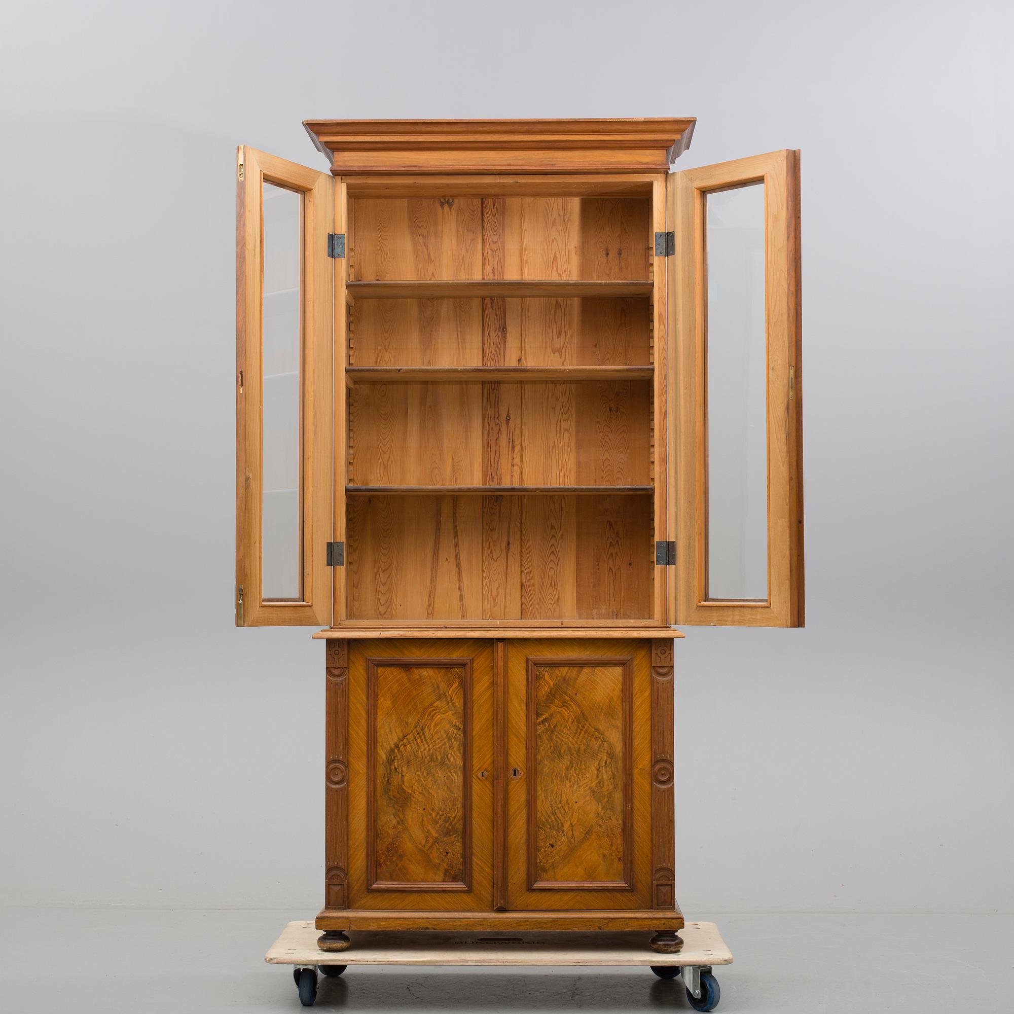 BOKSKÅP, nyrenässans, 1800-talets slut.