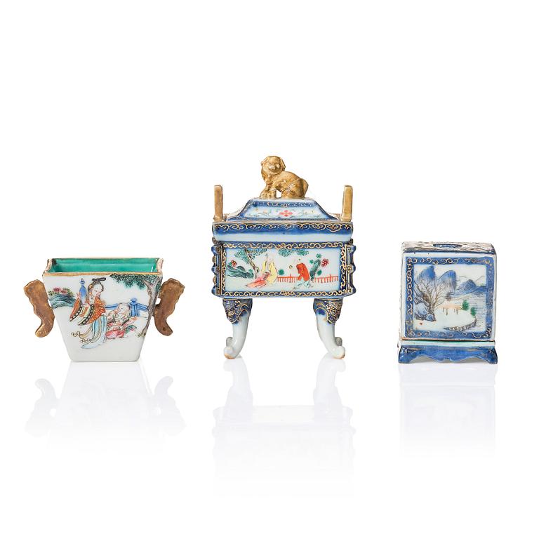 A set of three famille rose miniature objects to the scholars desk, Qing dynasty, 19th Century.