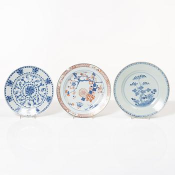 Six porcelain plates and dishes, Japan and China, 18th-19th century.