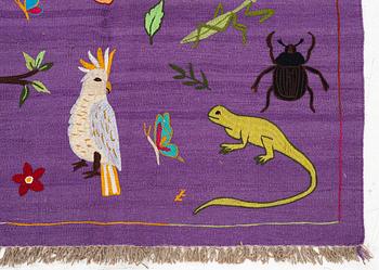 A hand-embroidered Kelim rug, c. 177 x 123 cm.