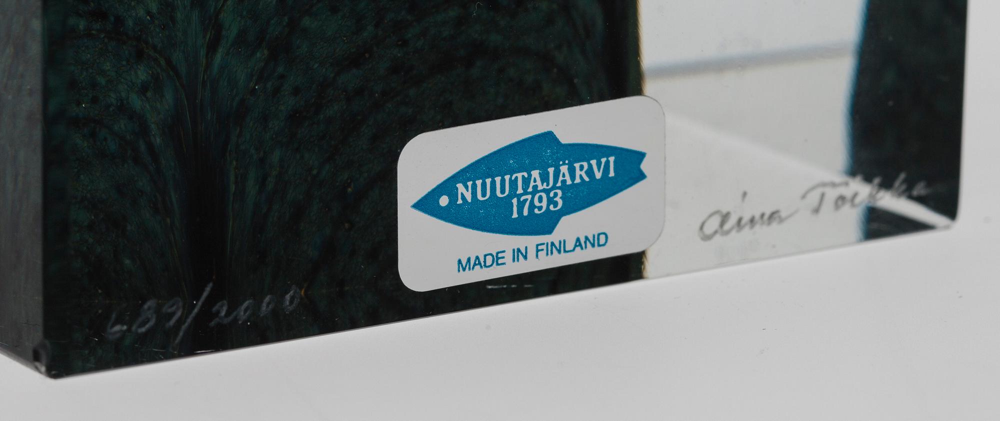 ÅRSKUB, glas, signerad Oiva Toikka, Nuutajärvi 1984, numrerad 689/2000.