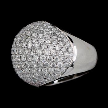 A brilliant-cut diamond ring. Total carat weight 12.45 cts.