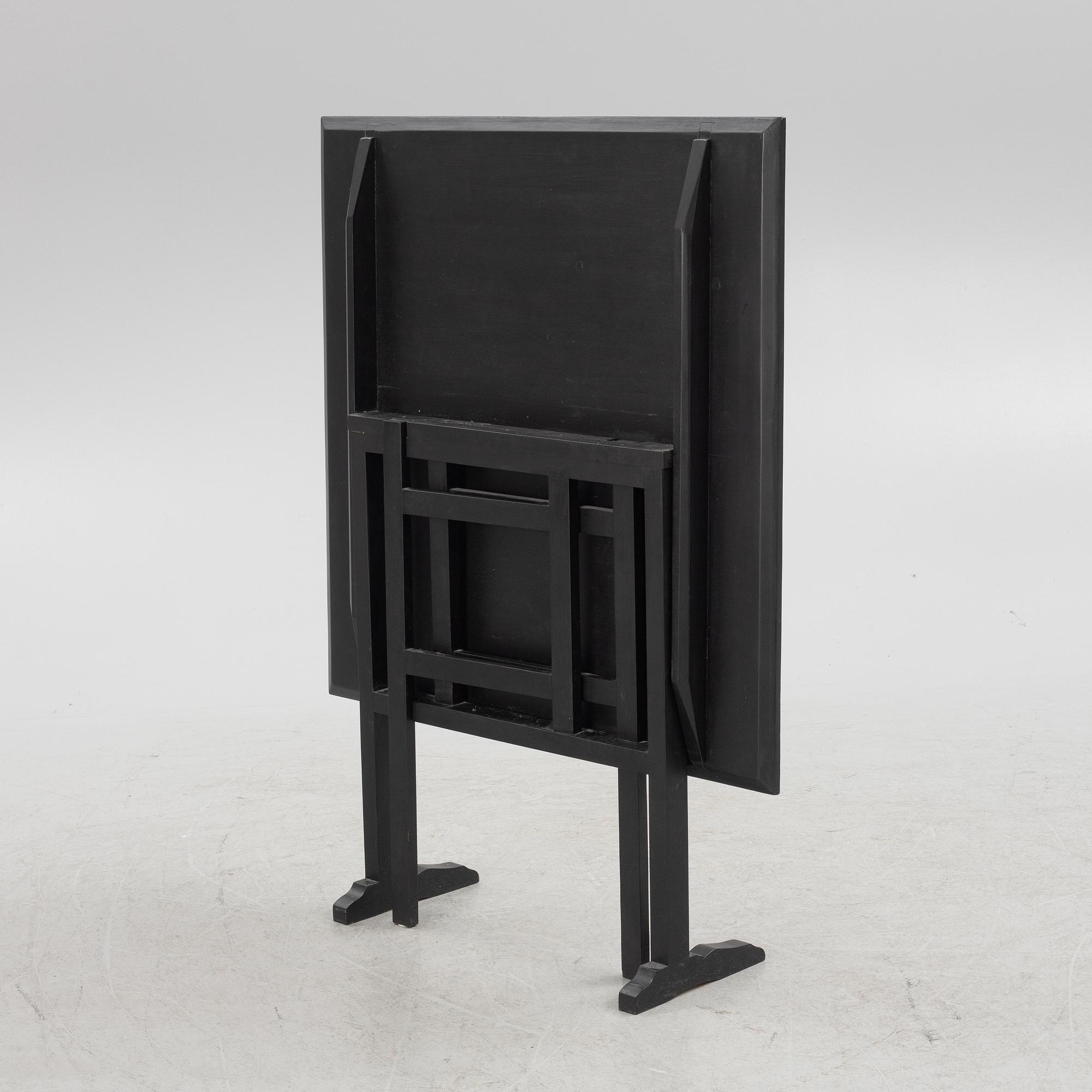 Drop-leaf table, 20th century.