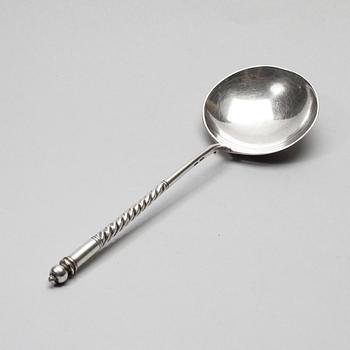 SKED, silver, kontrollstämplar Ivan Lebedinkin, (Иван Лебедкин) Moskva 1898-1914. Vikt ca 65,2 g.