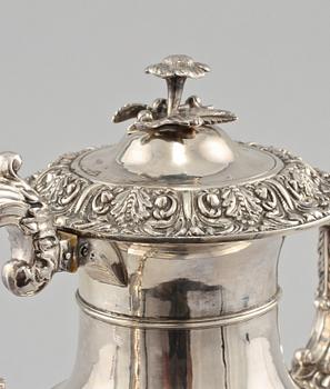 KAFFEKANNA, silver, nyrokoko, Adolf Zethelius, Stockholm, 1838. Vikt 1025 g.