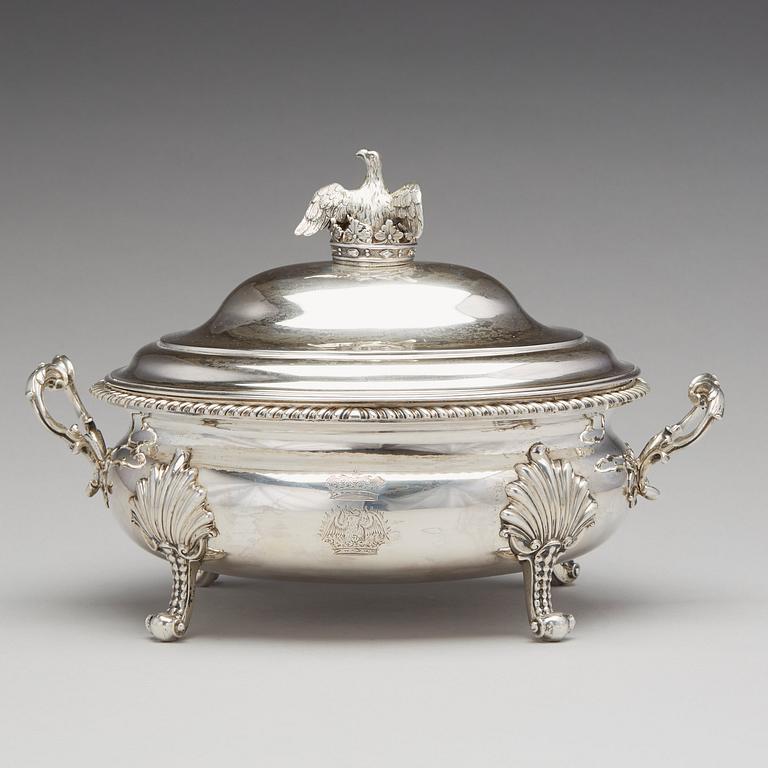 Peter Archambo II och Peter Meure, terrin, silver, London 1753. Rokoko.