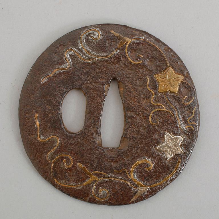 TSUBA, järn, Japan, 1500-/1600-tal.