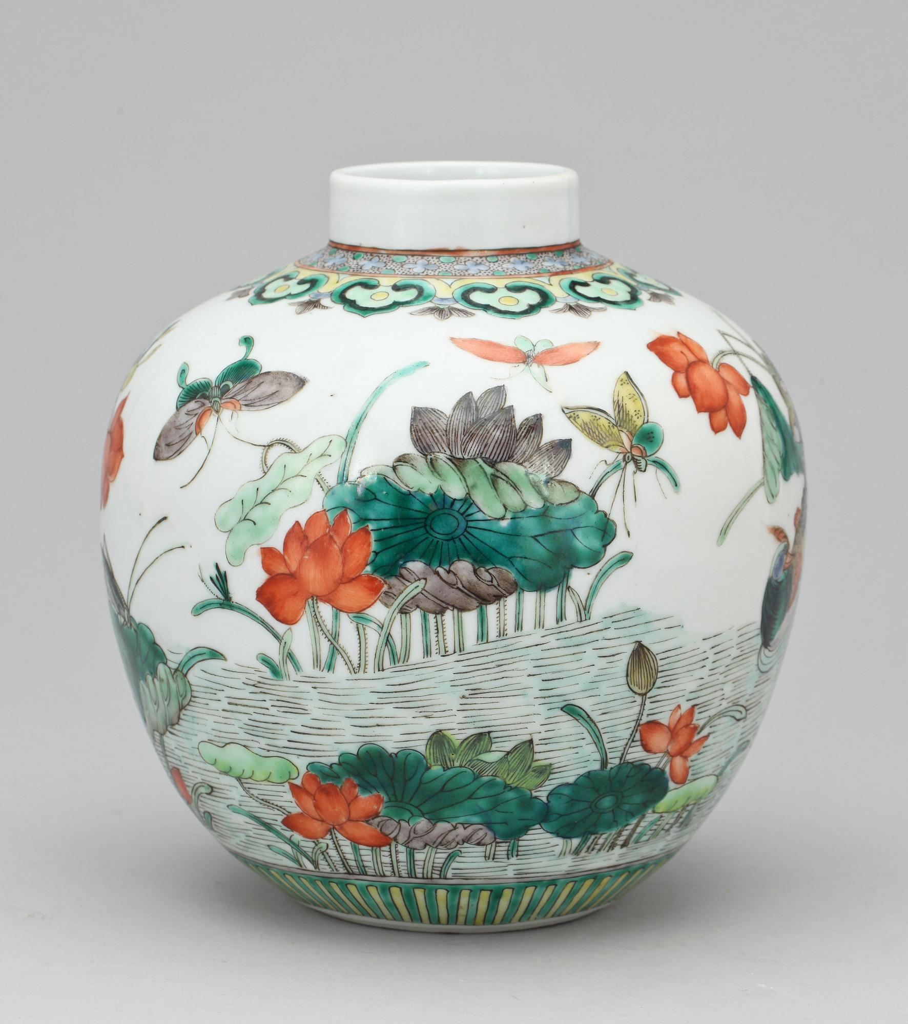 VAS, porslin, Kina, 1900-tal.