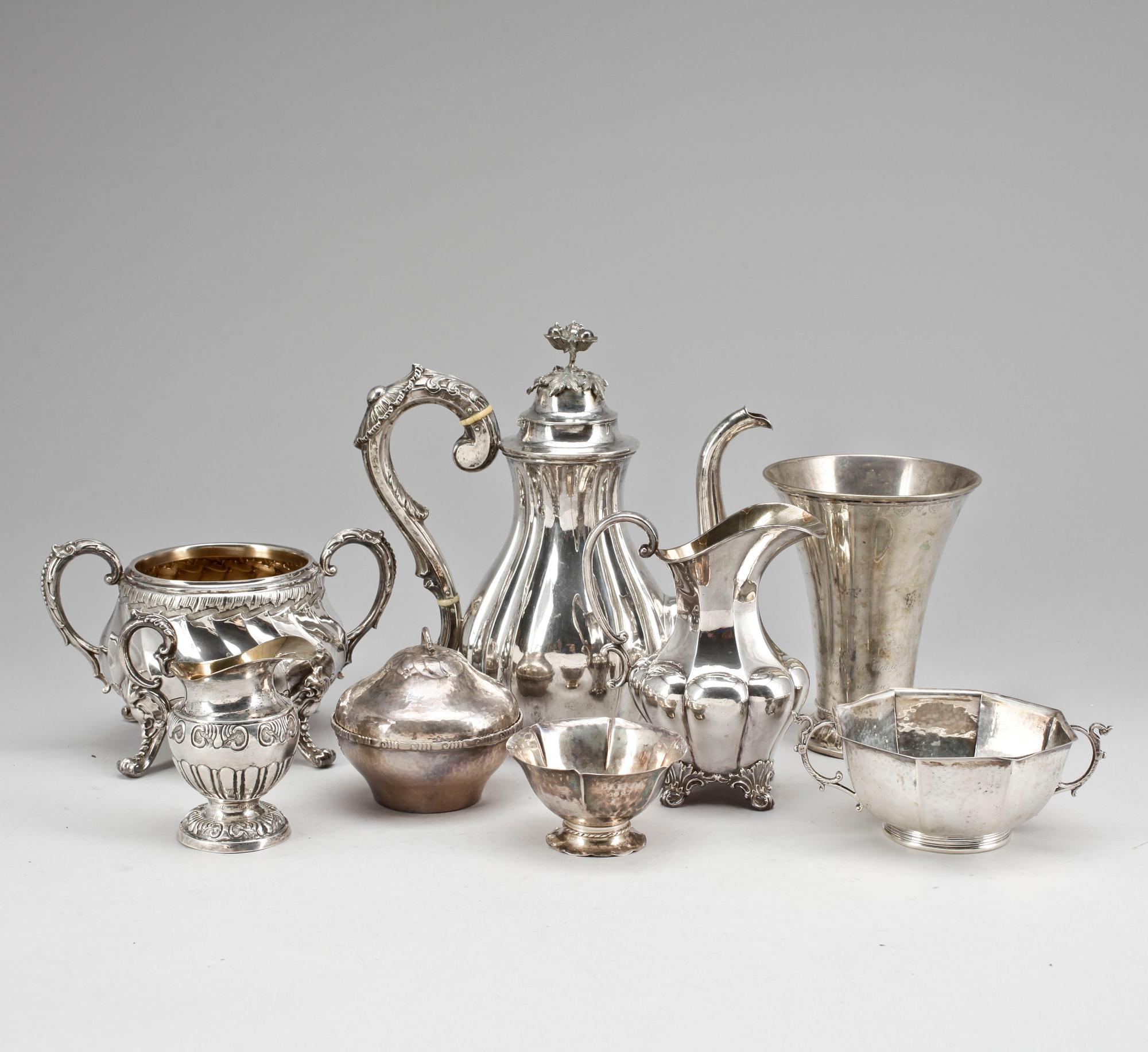 PARTI SILVER, 7 delar, bland annat K. Andersson, Stockholm, 1927. Total vikt ca 1301g.