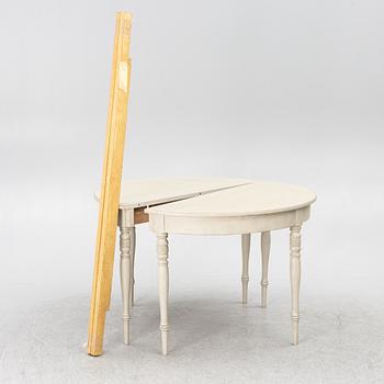 Dining table, 19th century.