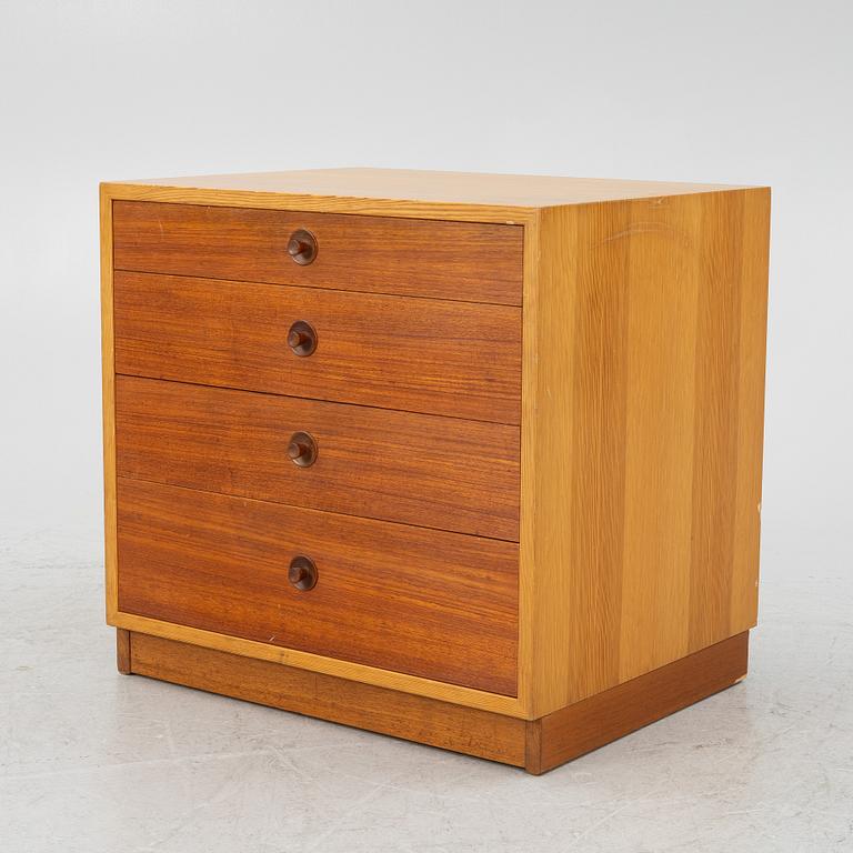 Børge Mogensen, chest of drawers from the "Öresund" series, AB Karl Andersson & Söner, circa 1960.