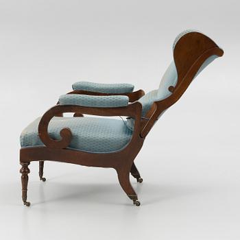 A folding lounge chair, England, 19th century.