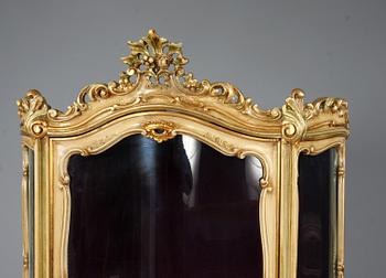 VITRINSKÅP, Louis XV-stil, 1900-tal.