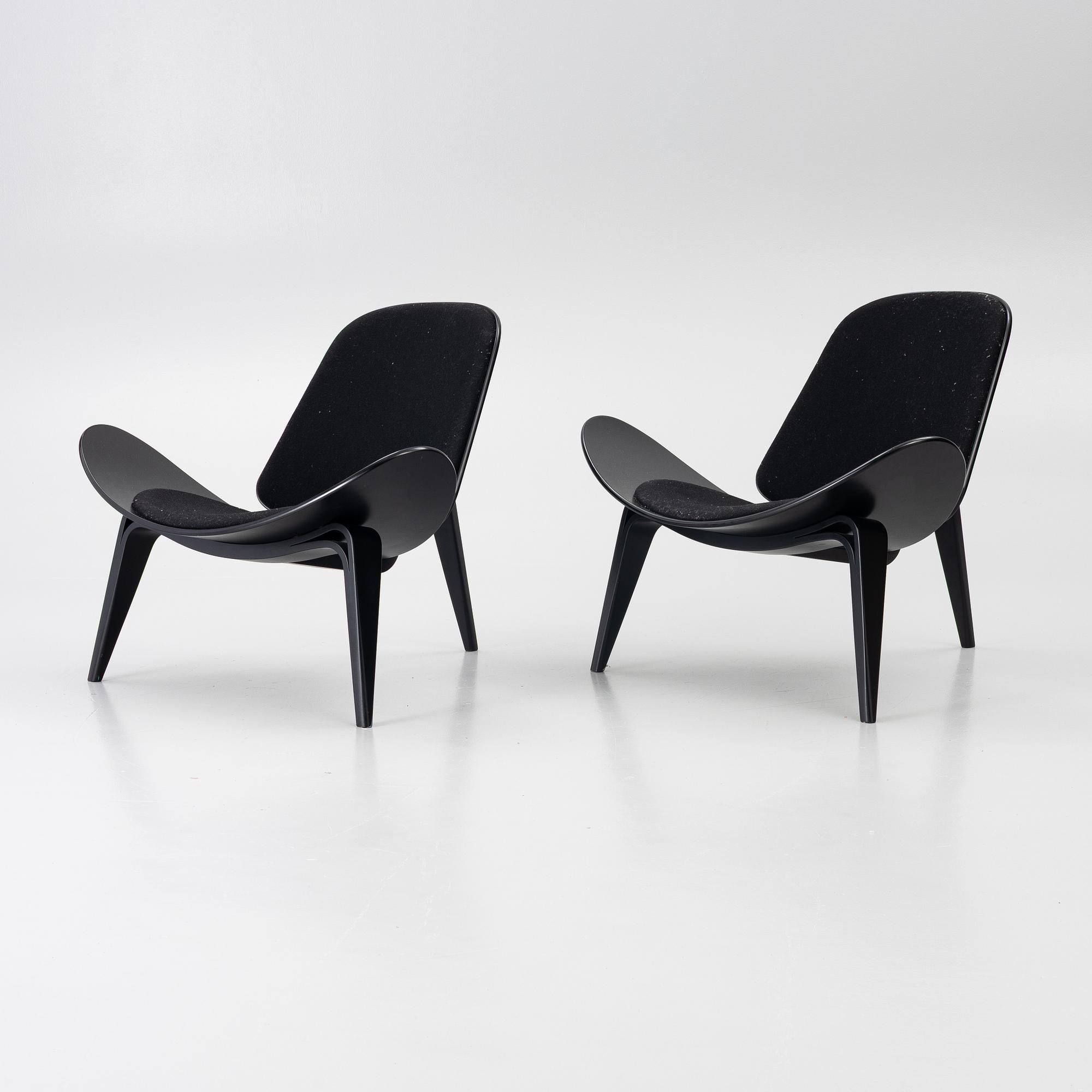 Hans J. Wegner, Fåtöljer, ett par, CH07, "Shell Chair", Carl Hansen, Danmark.