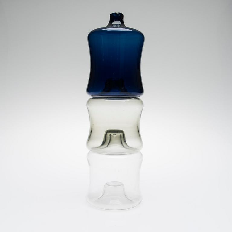 FLASKOR, 3 ST, glas, "i-linjen", en flaska signerad T. Sarpaneva -2509, Iittala.