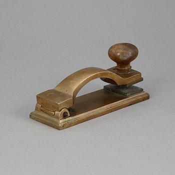 ADLIG SIGILLSTAMP, mässing, 1900-talets början.