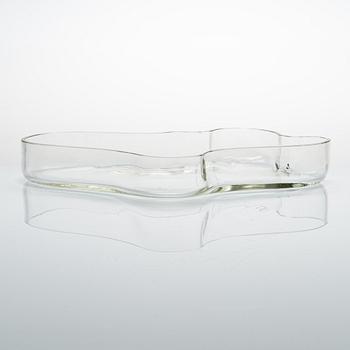 Alvar Aalto, a '9748' dish for Karhula Glassworks in production 1937-1949.