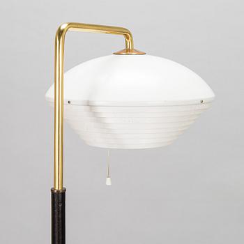 Alvar Aalto, golvlampa modell A811, Valaistystyö.