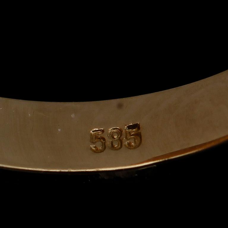 RING, 14K guld, solitär briljantslipad diamant ca 0.73 ct.