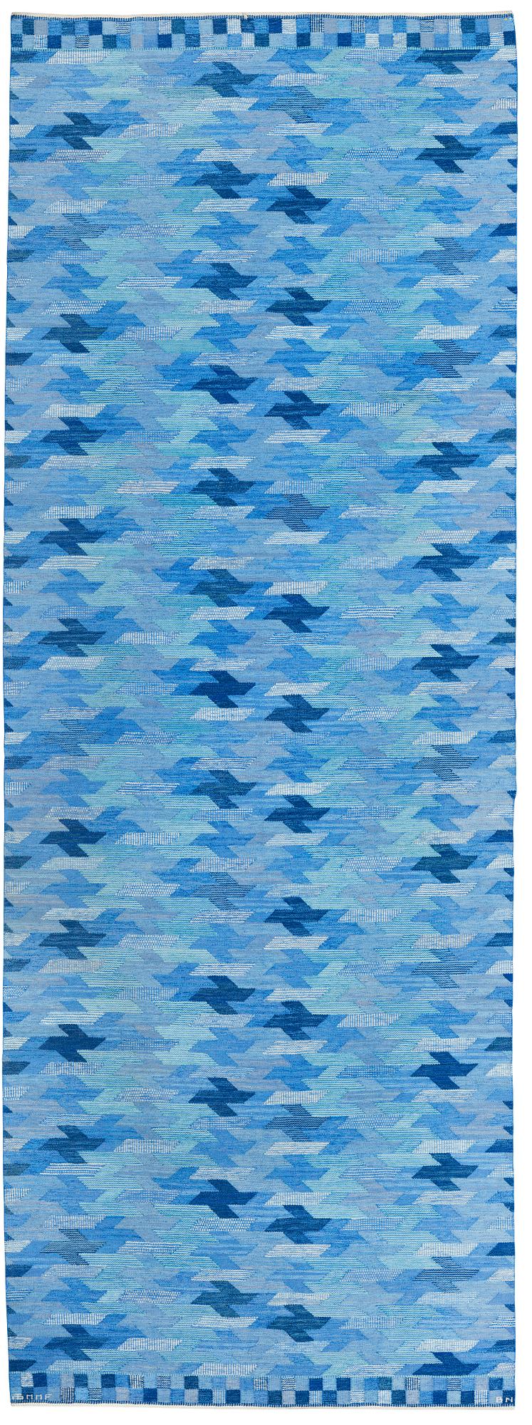 MATTA. "Blåarp". Gobelängteknik. 588,5 x 214,5 cm. Signerad AB MMF BN.