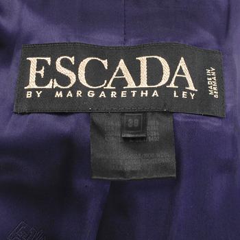 ESCADA, tvådelad dräkt bestående av kavaj och kjol, storlek 38 respektive 42.