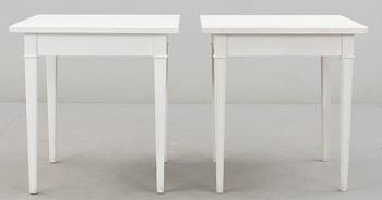 BORD, ett par, gustaviansk stil, modern tillverkning.