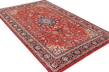 A Mahal carpet, c. 336 x 216 cm.