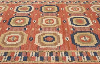 Märta Måås-Fjetterström, A carpet, "Röda åttan", flat weave, ca 290,5 x 168-172 cm, signed MMF.