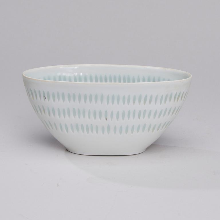 KAFFE-, TE- och MOCCASERVIS, 22 delar, risporslin, Friedl Holzer-Kjellberg, signerade i godset F.H.Kj. Arabia Finland.