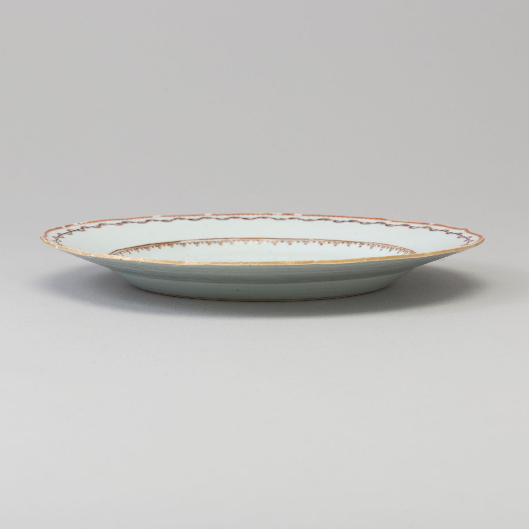 TALLRIKAR, fyra stycken, kompaniporslin. Qingdynastin, Qianlong (1736-95).
