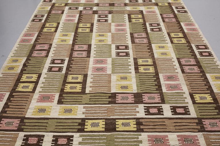 Märta Måås-Fjetterström, A CARPET, "Nyponblomman", flat weave, ca 308 x 198 cm, signed AB MMF.