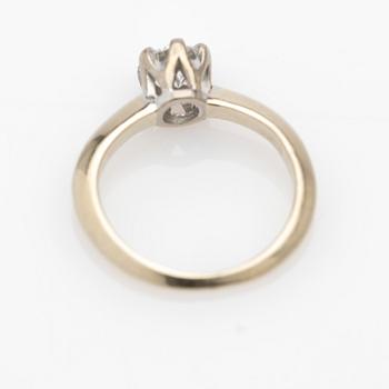 Ring, 14k gold with brilliant-cut diamond.