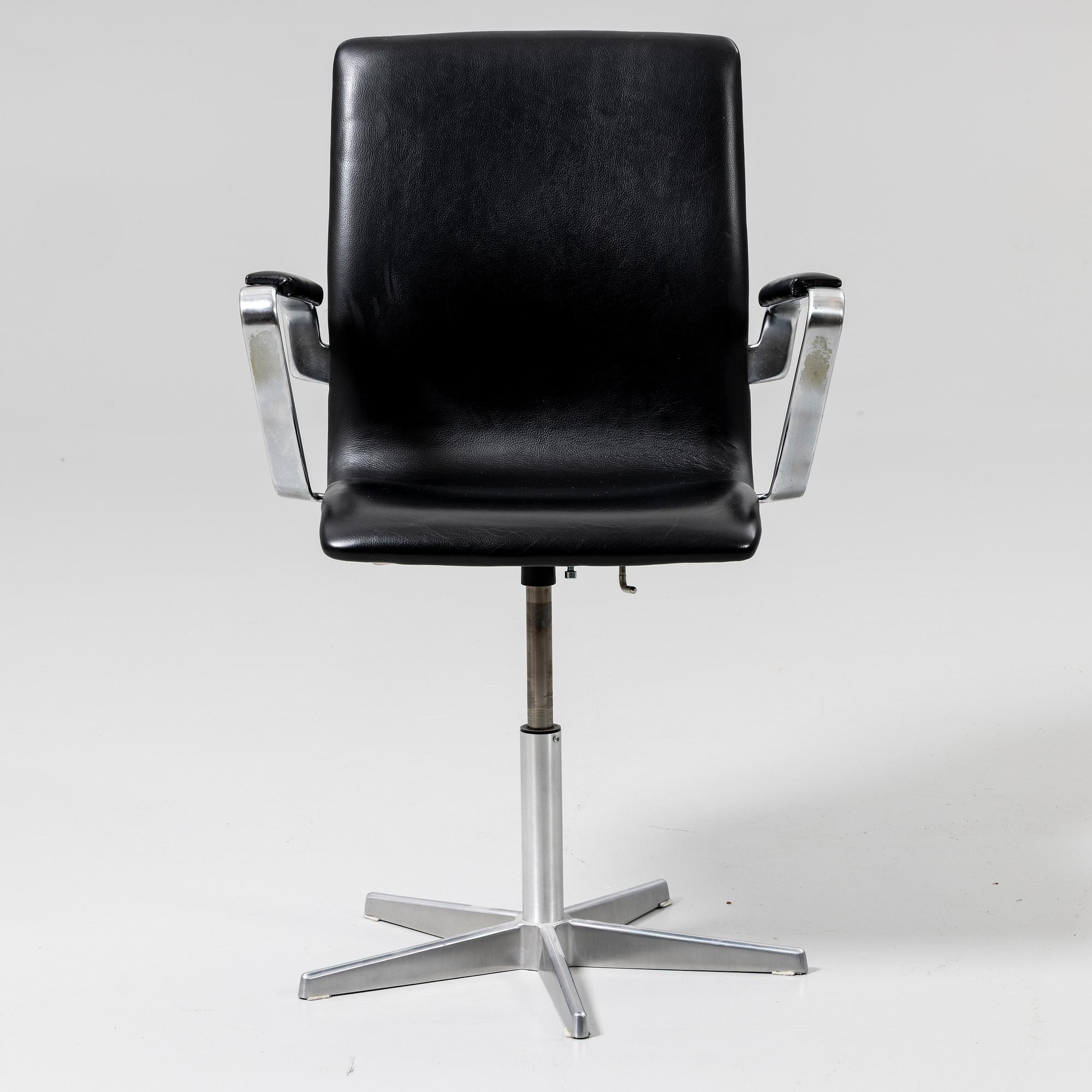 Arne Jacobsen, skrivbordsstol, "Oxford", Fritz Hansen, Danmark, 1900-talets andra hälft.