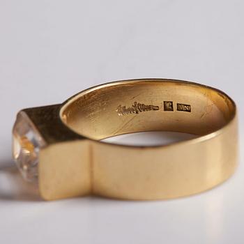 Wiwen Nilsson, ring, Lund 1964, 18K.