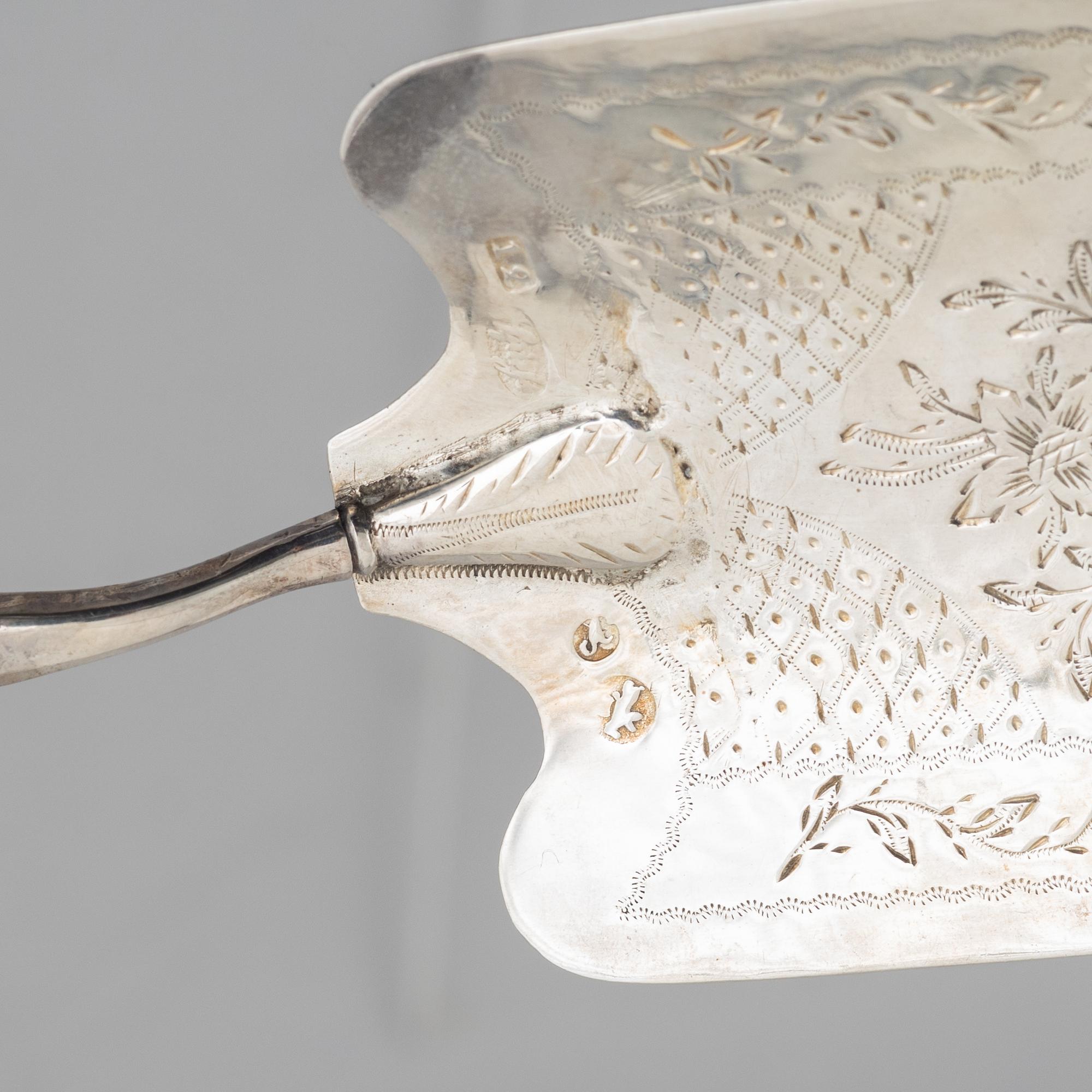 A German silver serving spatula, mark of JCW Spiess, Berlin 1821-35.