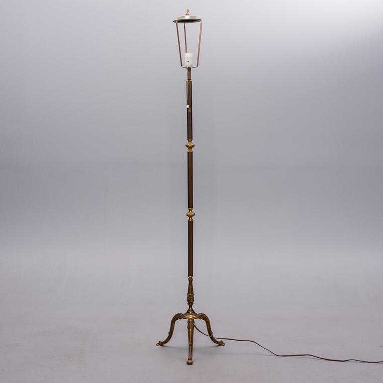 GOLVLAMPA, 1900-talets senare hälft.