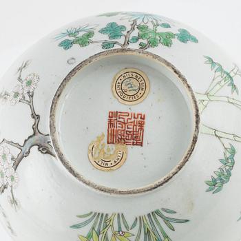 Two Chinese porcelain bowls, early 20th Century.