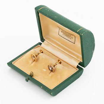 Earrings, a pair, 18K gold with rose-cut diamonds.