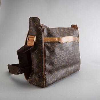 LOUIS VUITTON, Messenger bag, axelremsväska.