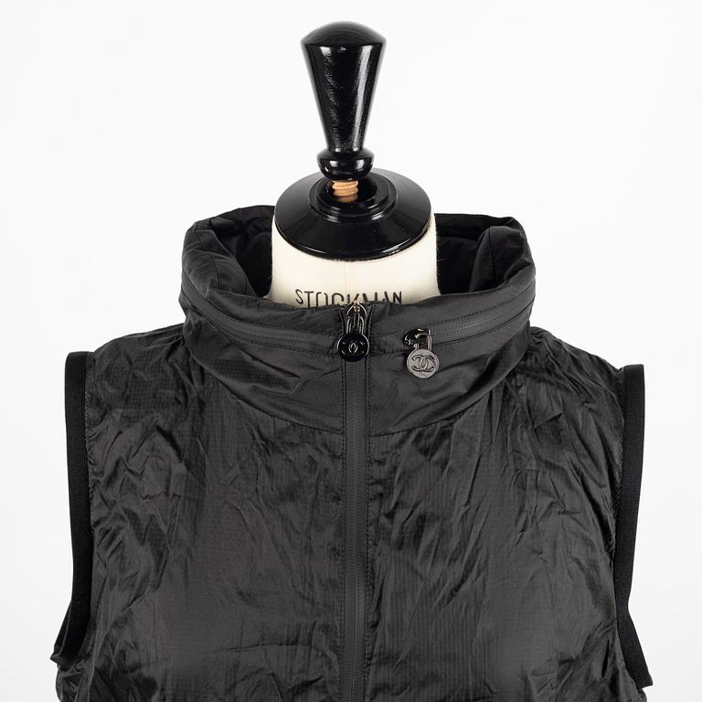 Chanel, vest, size Fr 42.