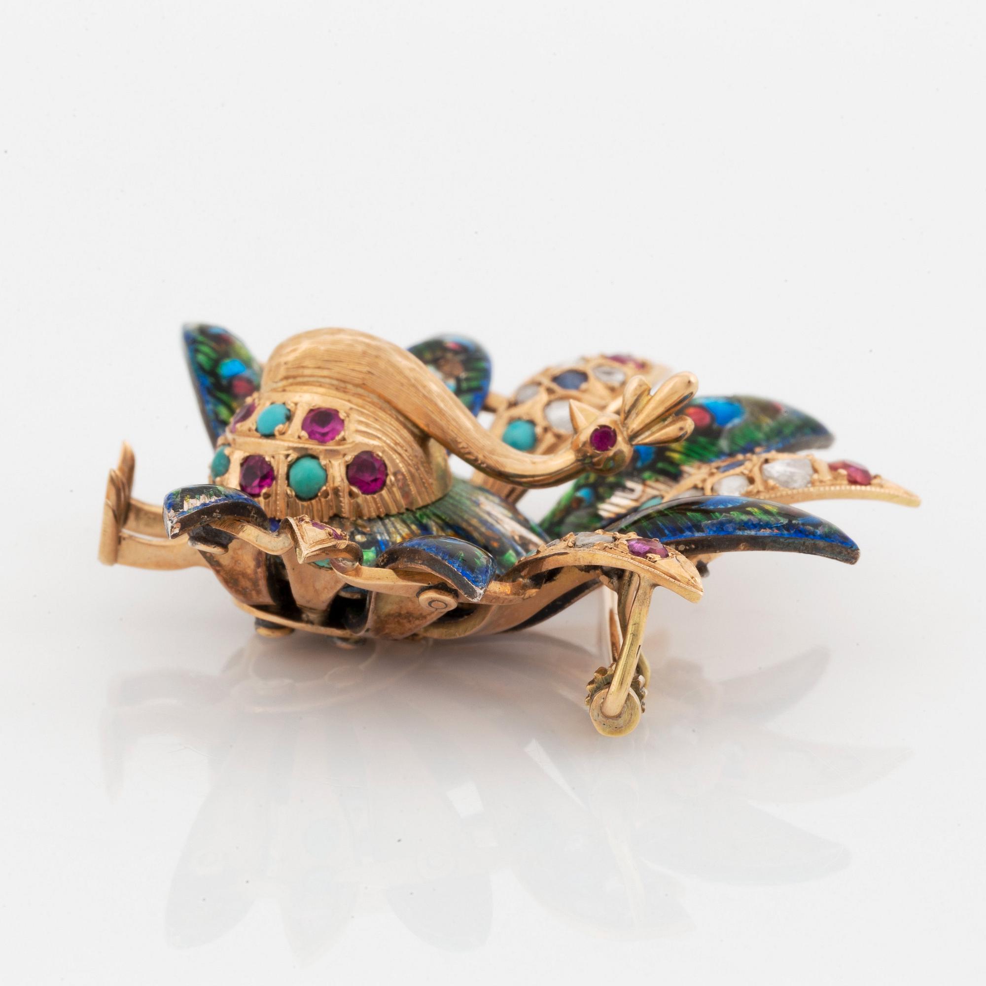 Brosch 14K guld med emaljdekor samt rosenslipade diamanter, safirer och opaler.