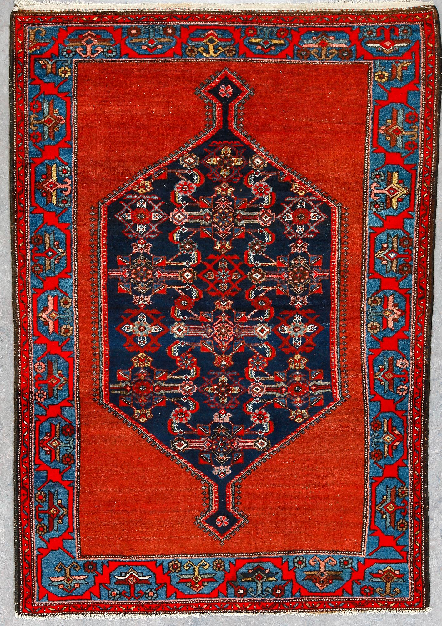 MATTA, semiantik/old Hamadan, 196x135 cm.
